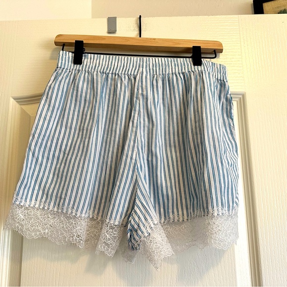 Victoria’s Secret Pinstripe Lace Boxer Shorts. Size: Small. Excellent condition - Picture 6 of 9